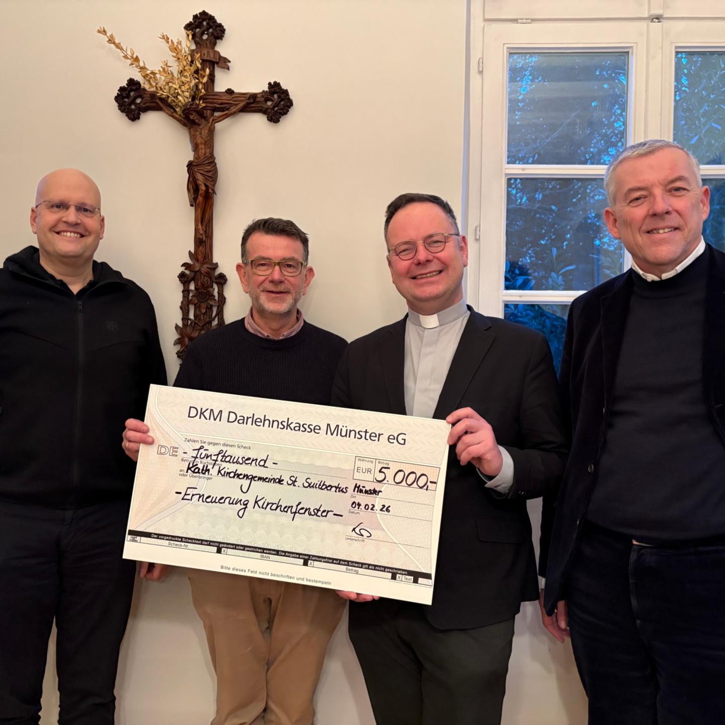 Sie sehen Richard von Knop, Thomas Köble, Pastor Oliver Dregger, Bernhard Bramlage